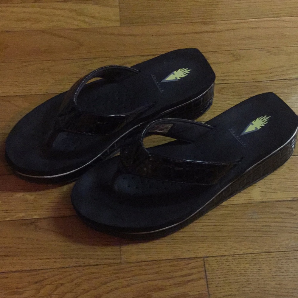 Black Volatile wedge flip flops size 8 gently worn